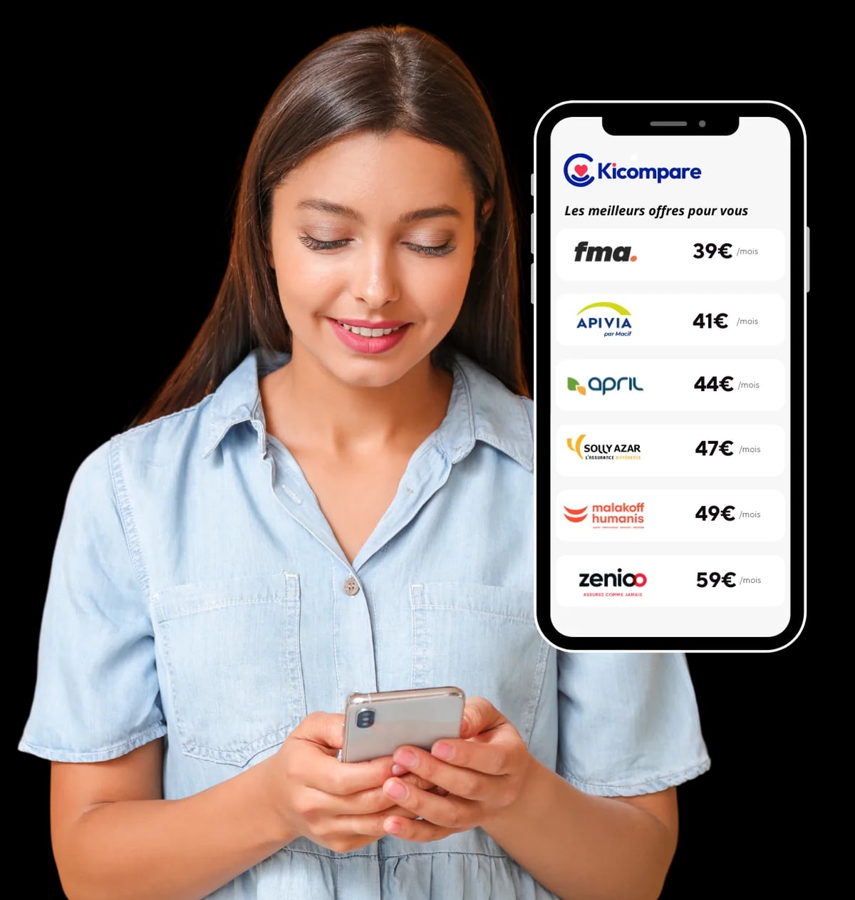 Femme heureuse avec devis d'assurance